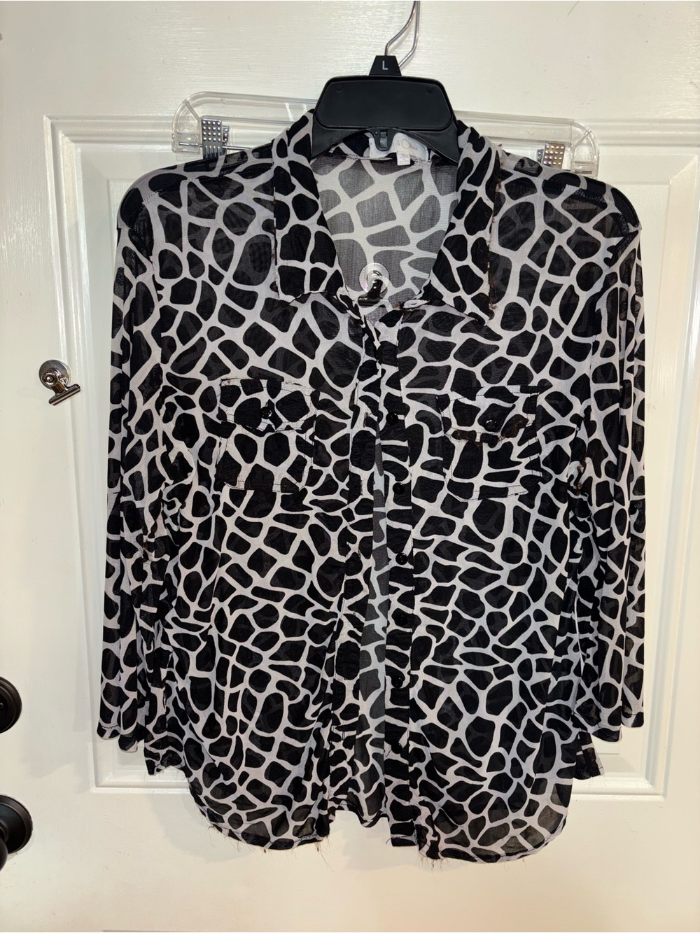 Eden & Olivia Black and White Giraffe-Print Sheer Button Front Blouse